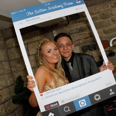 Y11Prom004