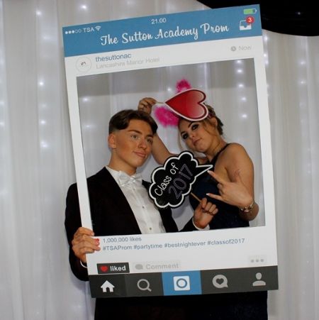 Y11Prom005