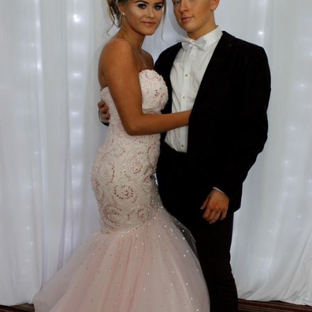 Y11Prom006