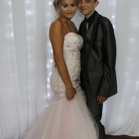 Y11Prom007