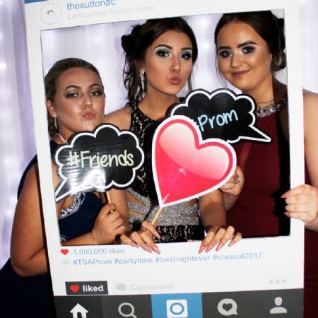 Y11Prom137