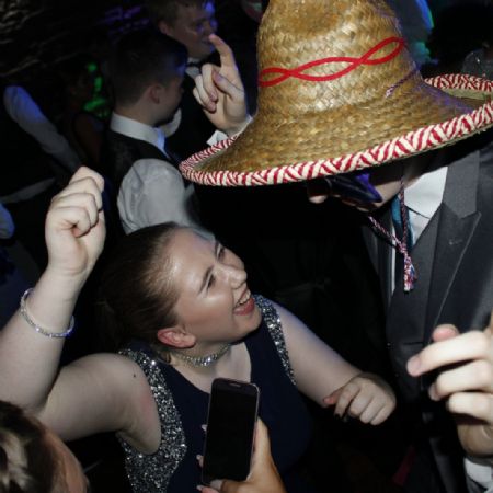 Y11Prom186