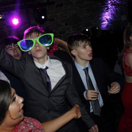 Y11Prom204