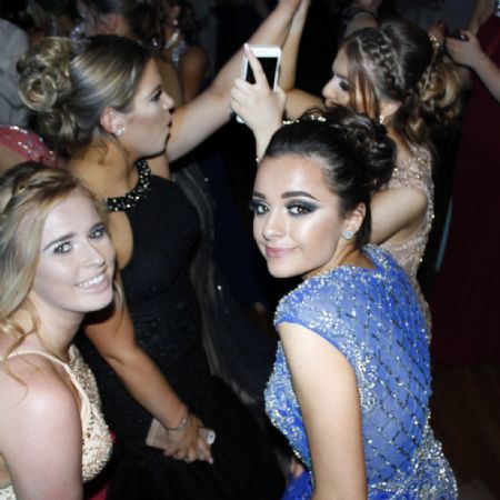 Y11Prom208