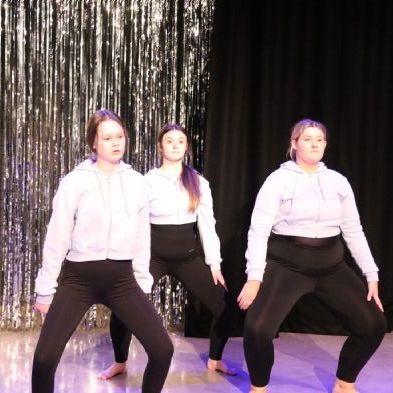 tsadanceshow2022101)