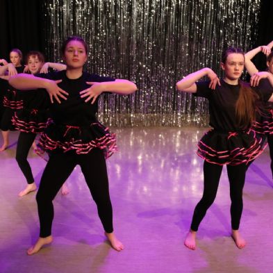 tsadanceshow2022121)
