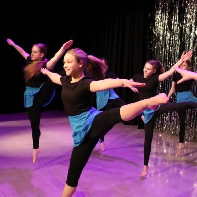tsadanceshow2022130)