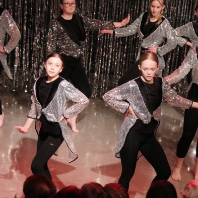tsaDanceShow24207)