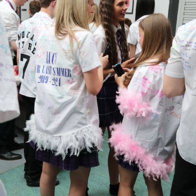 tsaYear11ShirtSigning24127)