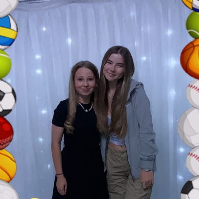tsaSPOTYBooth2023148)